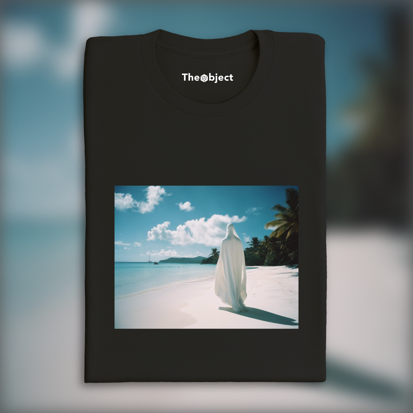 T-Shirt - Photographie analogue 35mm, a white ghost in the shell cyborg, Seychelles beach - 3615964658