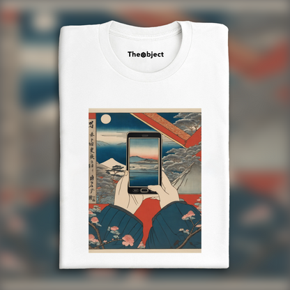 T-Shirt - Vues poétiques ukiyo-e, moments fugaces, hands holding electronic device - 4221460197